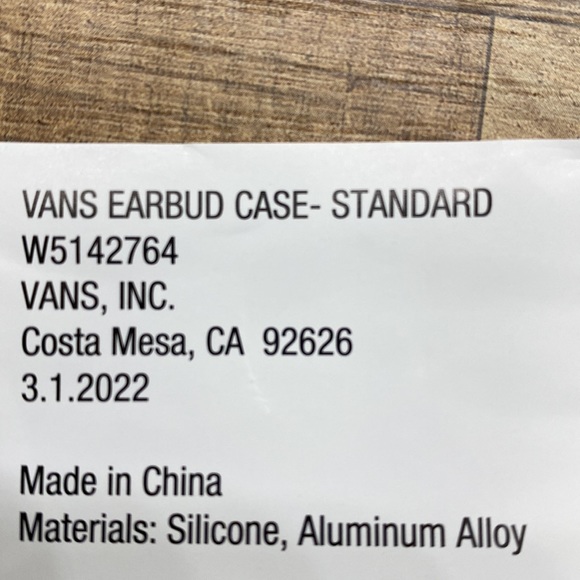 VANS EARBUD CASE STANDARD BRAND 🔥 NEW - Picture 4 of 4